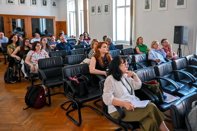 Résztvevők a II. Nőtörténeti Műhelykonferencián – Fotó: Tamás Zsófia / Transtelex