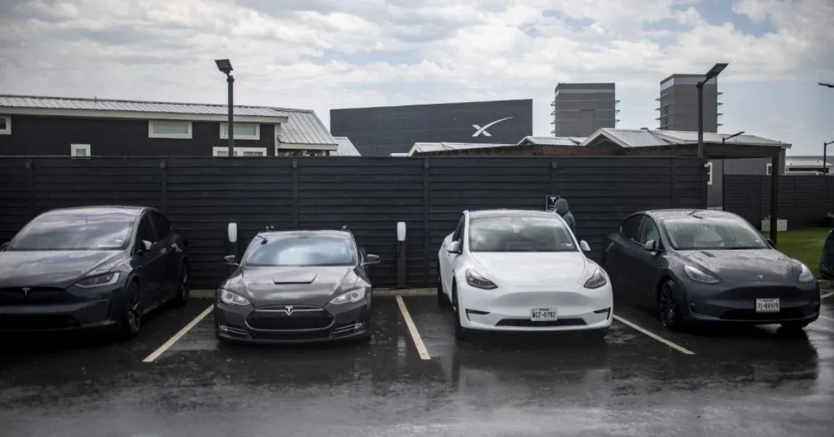 Soha nem látott esést produkáltak a Tesla részvényei a Trump–Musk háború hírére