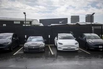 Soha nem látott esést produkáltak a Tesla részvényei a Trump–Musk háború hírére