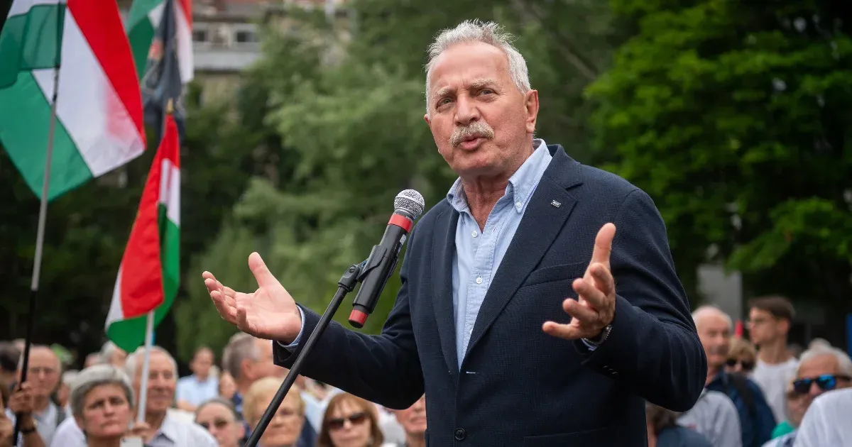 Bencsik András szerint azért rakták ki a Sajtóklubból, mert egy politikus odaszólt, hogy nem tetszett neki, amit róla írt