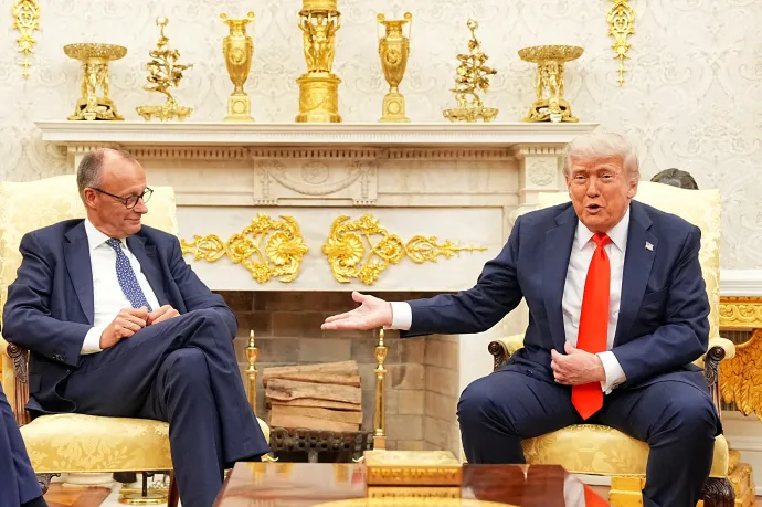 Trump a német kancellárnak feltette a lehető legbutább kérdést a D-napról