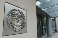 Többek között kétkulcsos jövedelemadót és áfaemelést is javasol az IMF Romániának