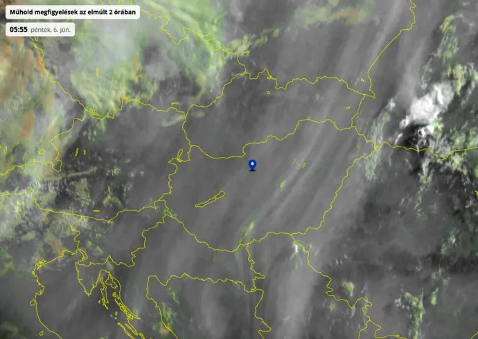 Füstsávok a reggeli műholdképen – Forrás: Időkép / Sat24.com