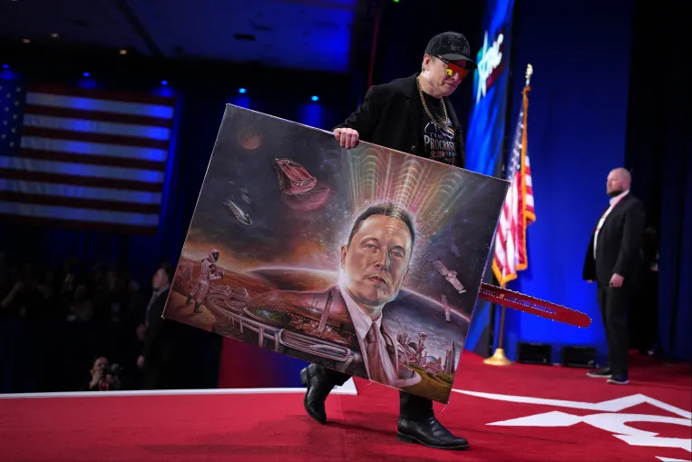 Mindennél nagyobbat szólt, ahogy Trump és Musk egymásnak esett, és egyértelmű, hogy melyikük veszíthet többet