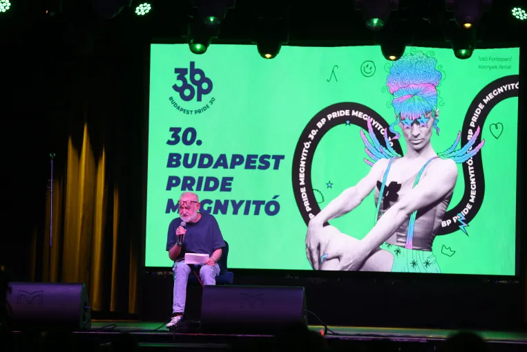 Pride-megnyitó: „Amikor a kormány a Pride-ot támadja, a magyarok történelmét köpi szembe”