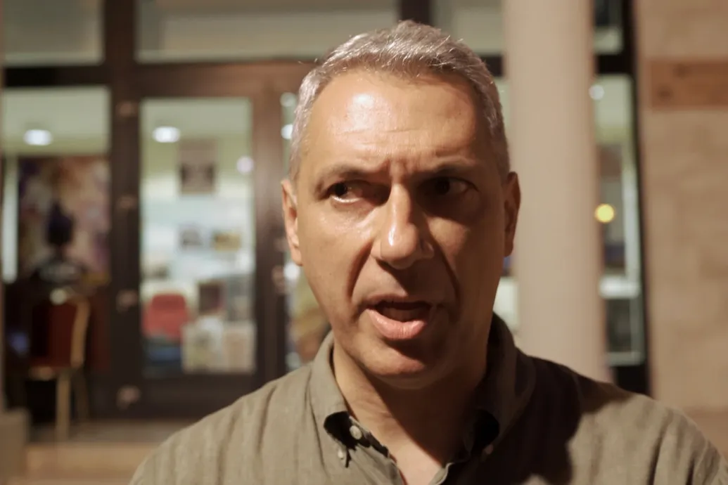 Lázár dilemmája: kastély vagy politika