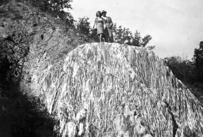 Kirándulók a Sószorosban és az Erzsébet-táró bejárata az 1940-es években – Fotók: Kádár Attila / Fortepan