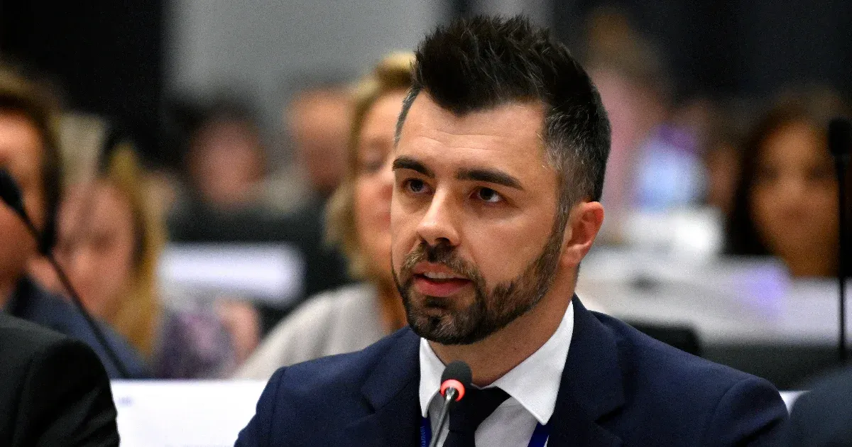 Kulja András tiszás EP-képviselőt rasszistaként bemutató kamuposzt terjed a Facebookon