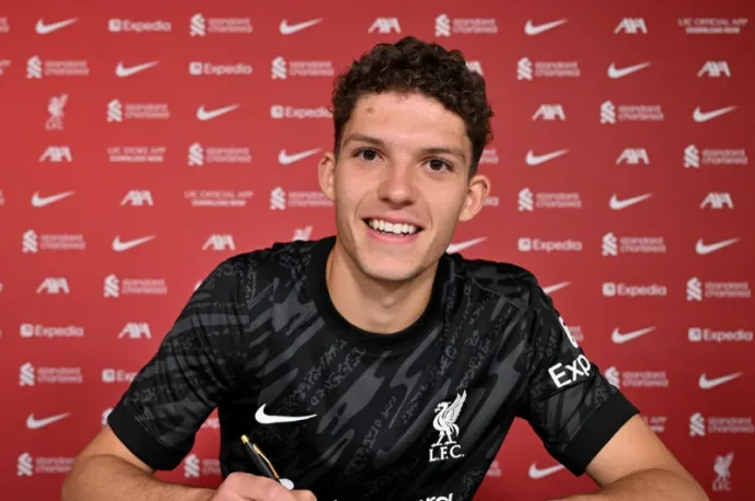 Pécsi Ármin a Liverpoolhoz igazolt