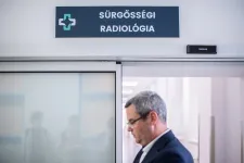 Elfogadhatatlannak tartja a szakszervezet, hogy nem lesz béremelés az egészségügyben az adókedvezményekre hivatkozva
