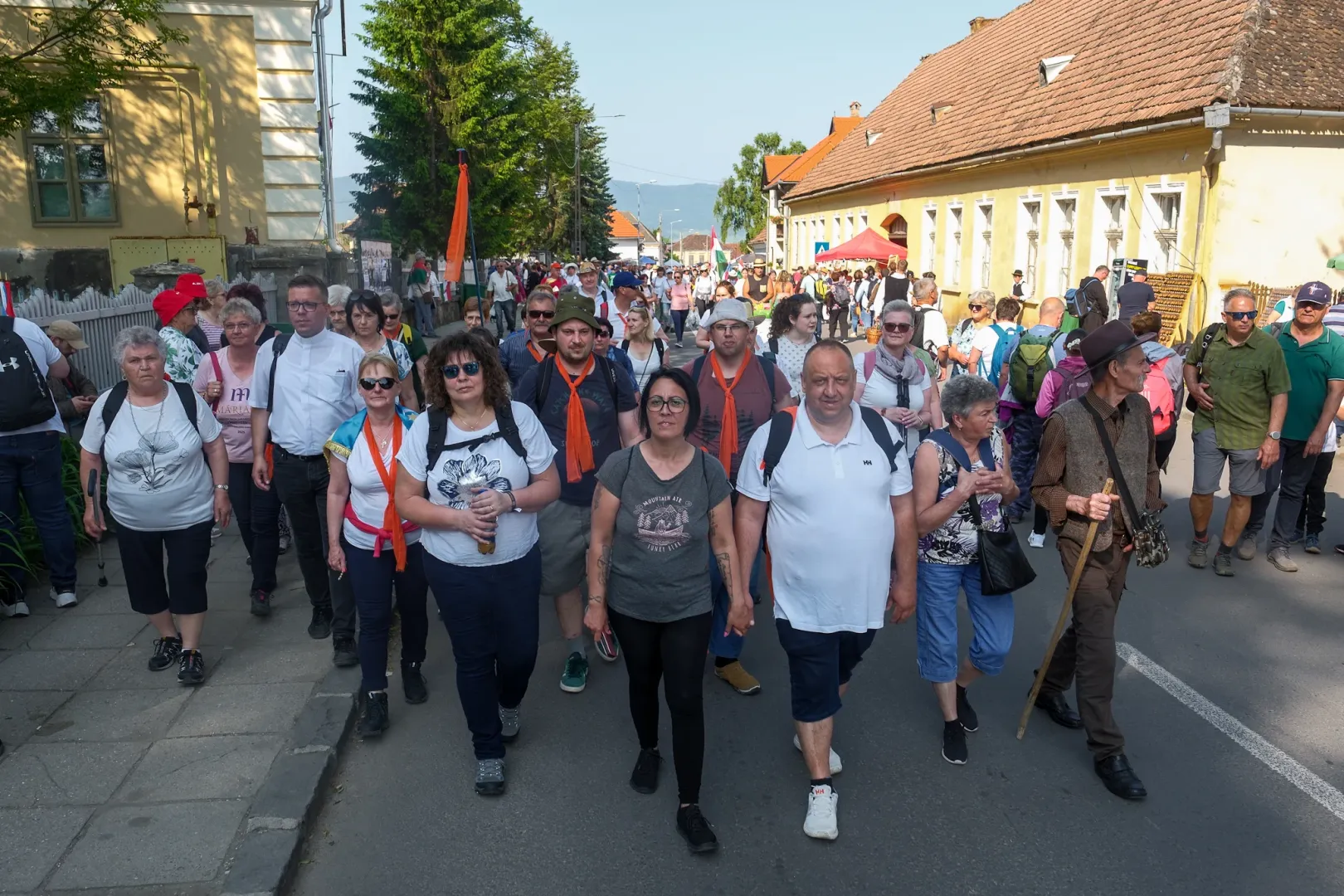 Az egri csoport Bakos Tamás lelkésszel – Fotó: Márkos Tamás