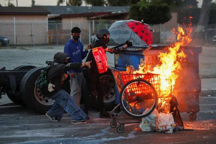 A Nemzeti Gárdát is bevetették a Los Angeles-i zavargások megfékezésére