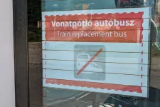 Azt mondták a buszsofőröknek, hogy keressenek maguknak parkolóhelyet