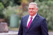 Orbán Párizsból ugyanolyan üzenetet küldött, mint Simion a második forduló előtt