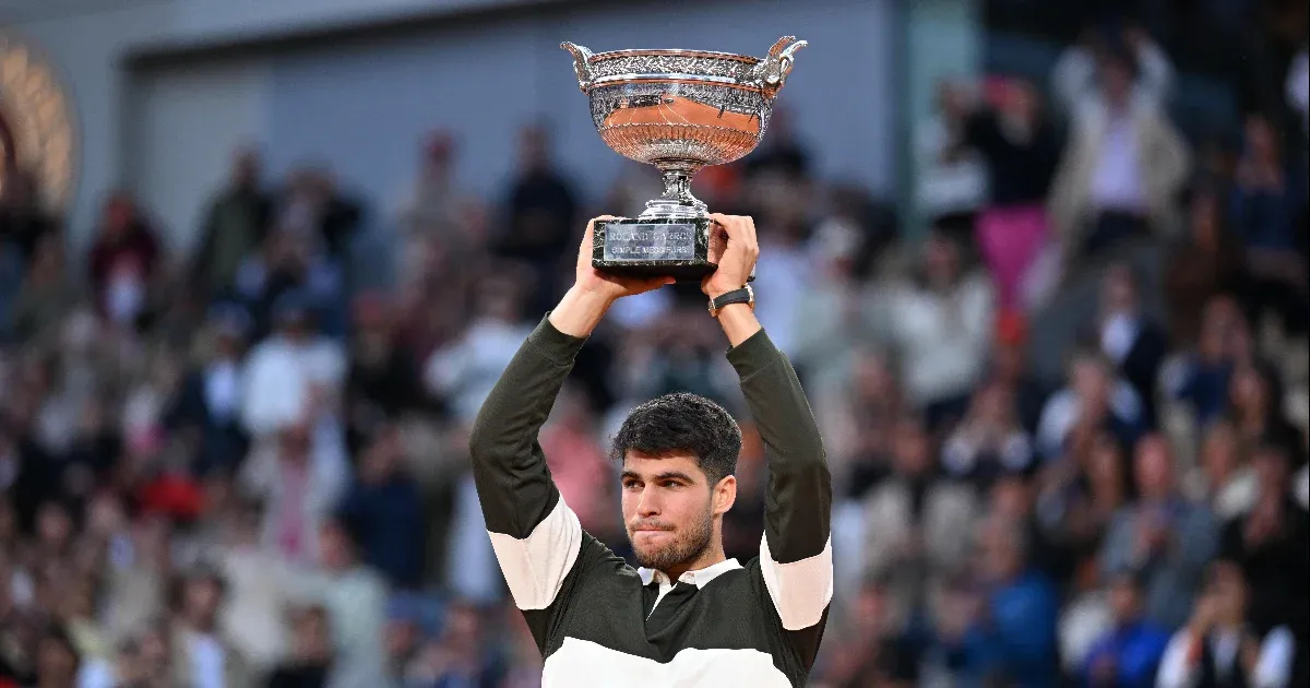 Igazi klasszikus: Alcaraz kétszettes hátrányból, három meccslabdáról fordítva nyerte a leghosszabb Garros-döntőt