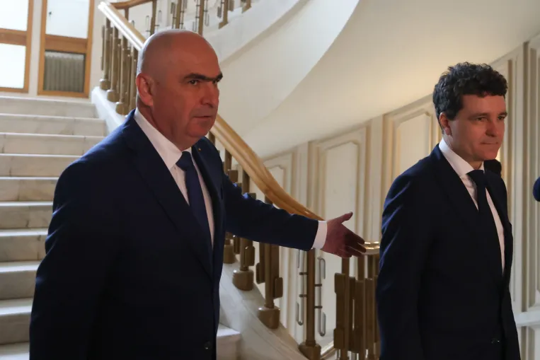 Új kormányra várva: zsebbe vágó bejelentések hete következik Bukarestben