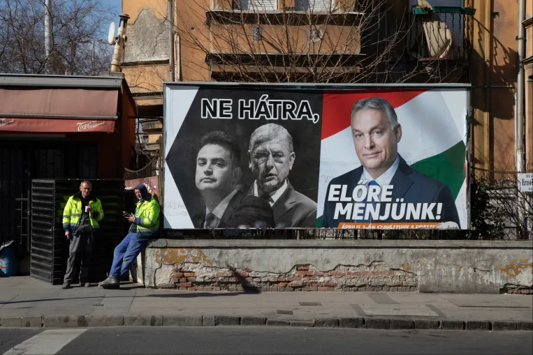 Eddig se tartotta be ezt a szabályt a Fidesz, jövőre akár az oligarchák milliárdjaiból is kampányolhat