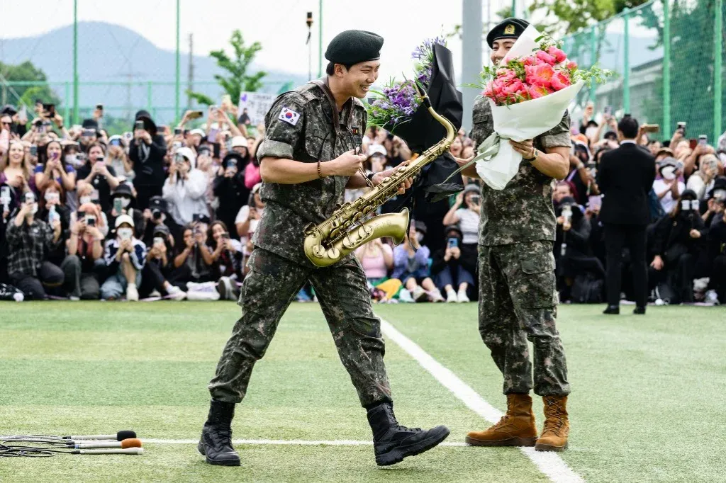 Leszereltek a BTS tagjai a koreai hadseregben