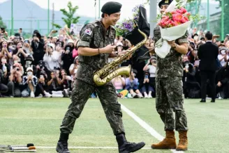 Leszereltek a BTS tagjai a koreai hadseregben