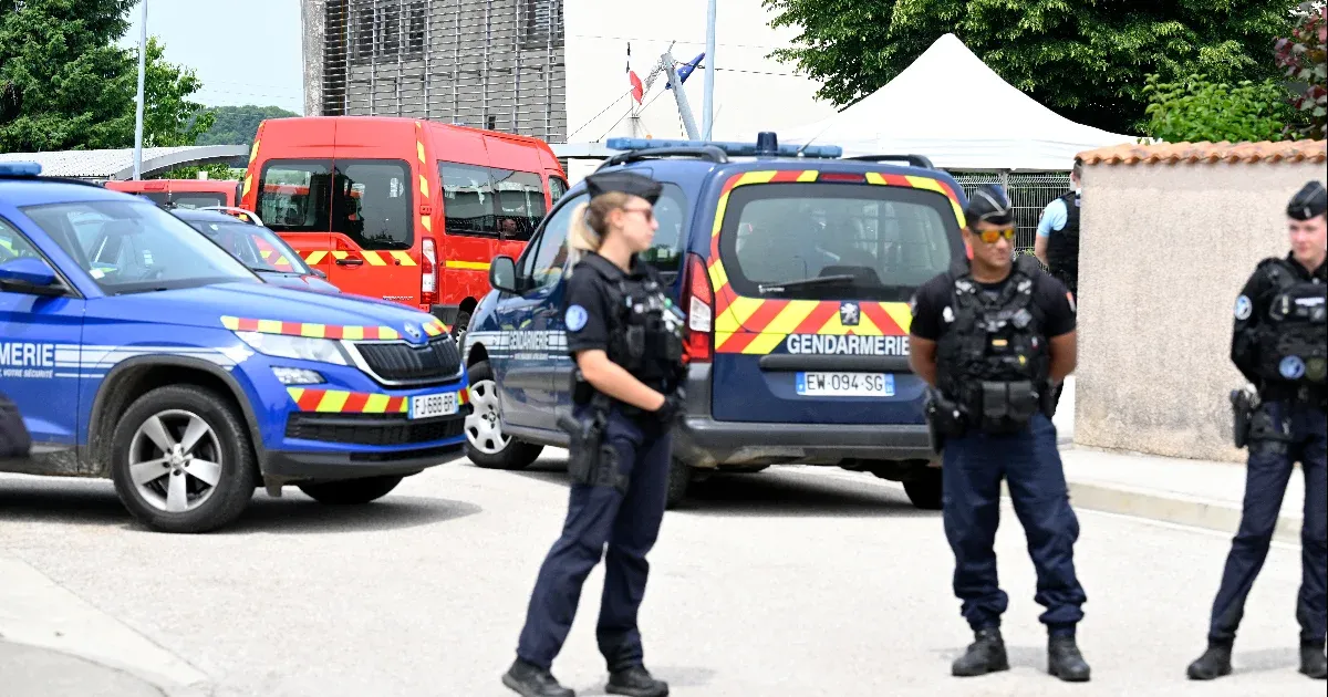 Tizenöt éves diák késelte halálra egy kelet-franciaországi középiskola dolgozóját