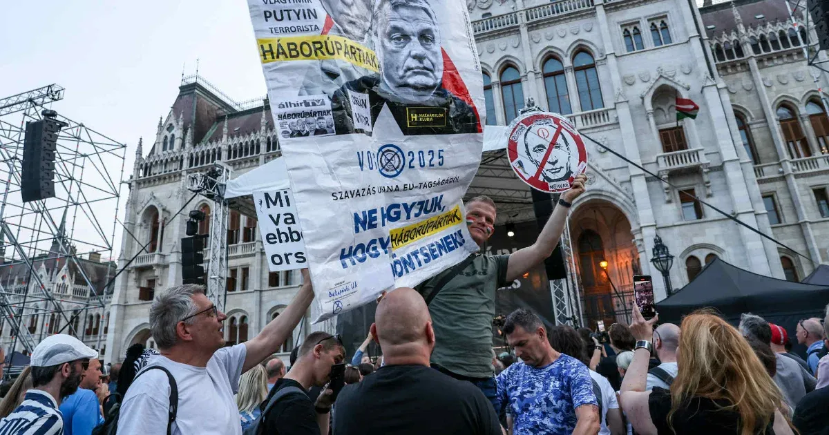 Puzsér: Már csak egyetlen értelmes követelés van, takarodjanak!