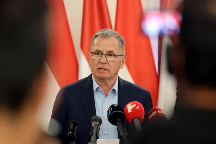 A drogügyi kormánybiztos helyeselve osztotta meg a cenzúráért kiáltó mondatokat
