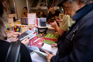 Indul a könyvfesztivál, találkozzunk a kitelepült Telex Shopban!