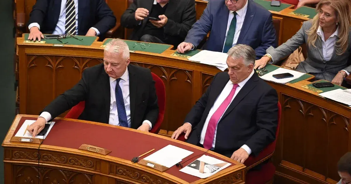 Hungarian parliament adopts law on suspending citizenship on grounds of being a threat to public order or national security