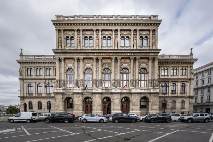 Biologists at Hungarian Academy of Sciences say it is not true that “a person is either male or female”