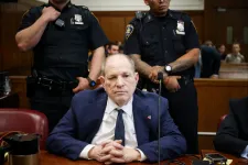 Harvey Weinsteint egy ügyben elítélték, egy másikban felmentették a rendkívül feszült újratárgyaláson