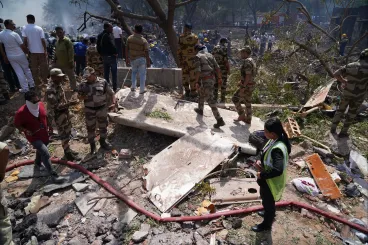 290 halottat és egy túlélőt találtak az Air India légikatasztrófájának helyszínén