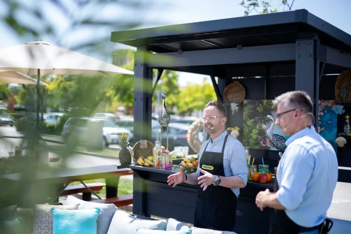 Egy pavilonnal teljesebb a grill élmény – Fotó: Ancsin Gábor / Képszerkesztőség