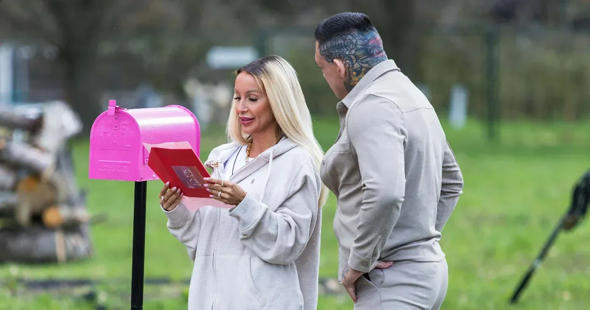 Az RTL új realityjében az exek vagy öribarik, vagy férgek és kutyák