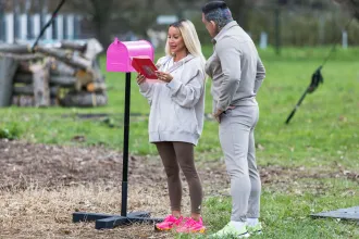 Az RTL új realityjében az exek vagy öribarik, vagy férgek és kutyák