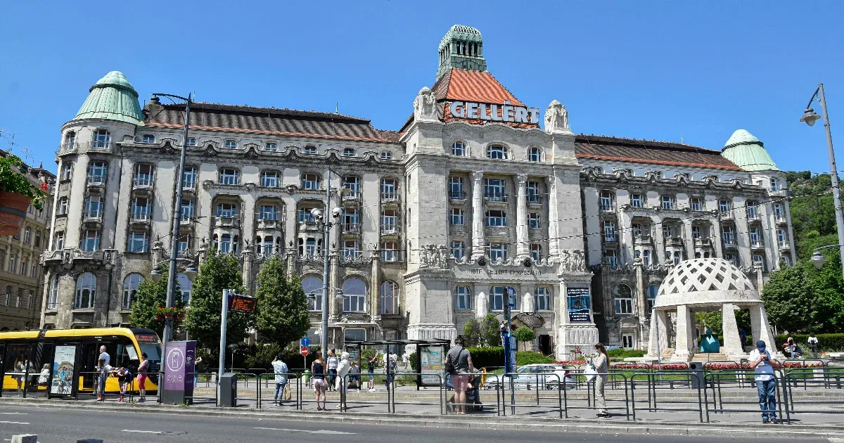 Súlyosan megsérült egy munkás a Tiborcz-féle Gellért Hotel átépítésénél