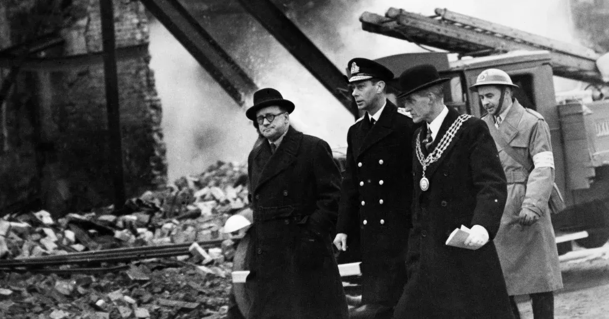 A háborús hős kutya úgy hatástalanított egy bombát, hogy rápisilt