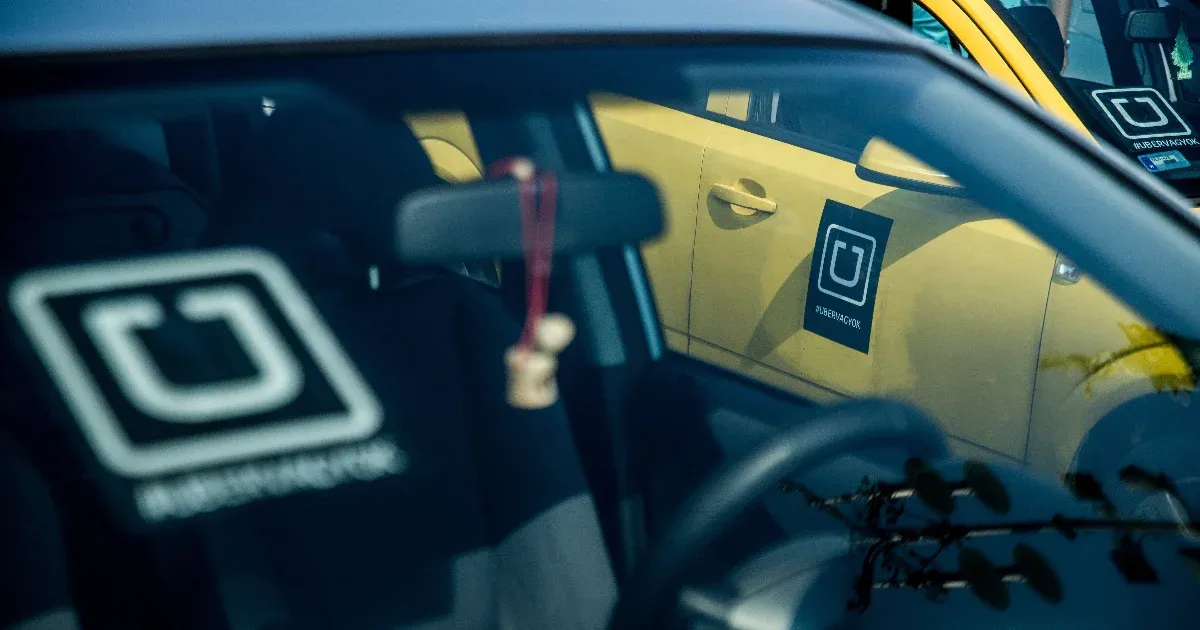 Városnéző hajót indít az Uber Budapesten, és egy vidéki városban is elérhető lesz a taxis szolgáltatása