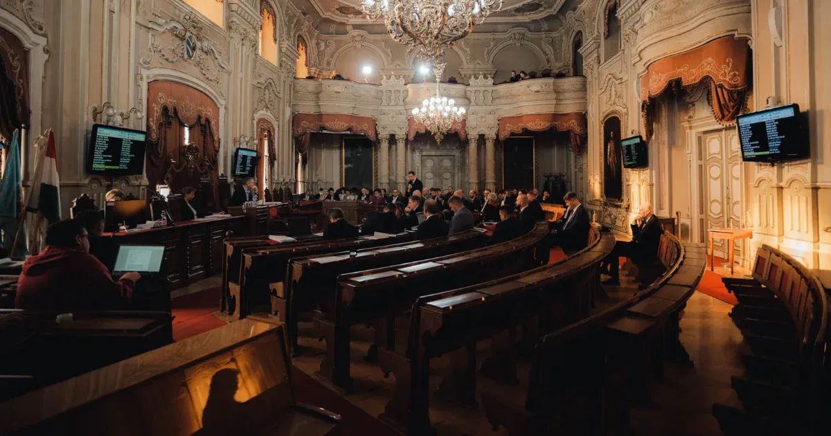 A rászorulóknak irányítanák át a helyi képviselők fizetésemelését Szegeden, miközben Botka László fizetése tovább nőne
