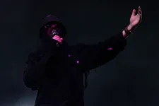 Triplázik Azahriah