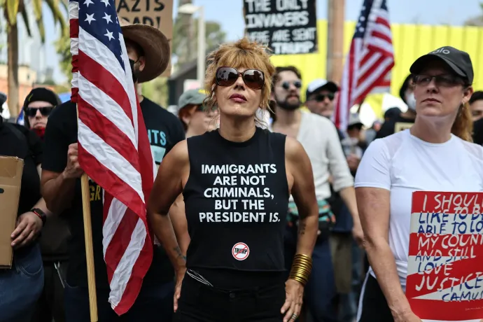 „Kezd nagyon hasonlítani Oroszországra” – milliók tiltakoztak Trump politikája ellen az Egyesült Államokban