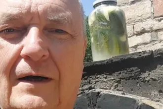 A kovászos uborka és az ukránok találkozása a XVIII. kerületi fideszes képviselő versében