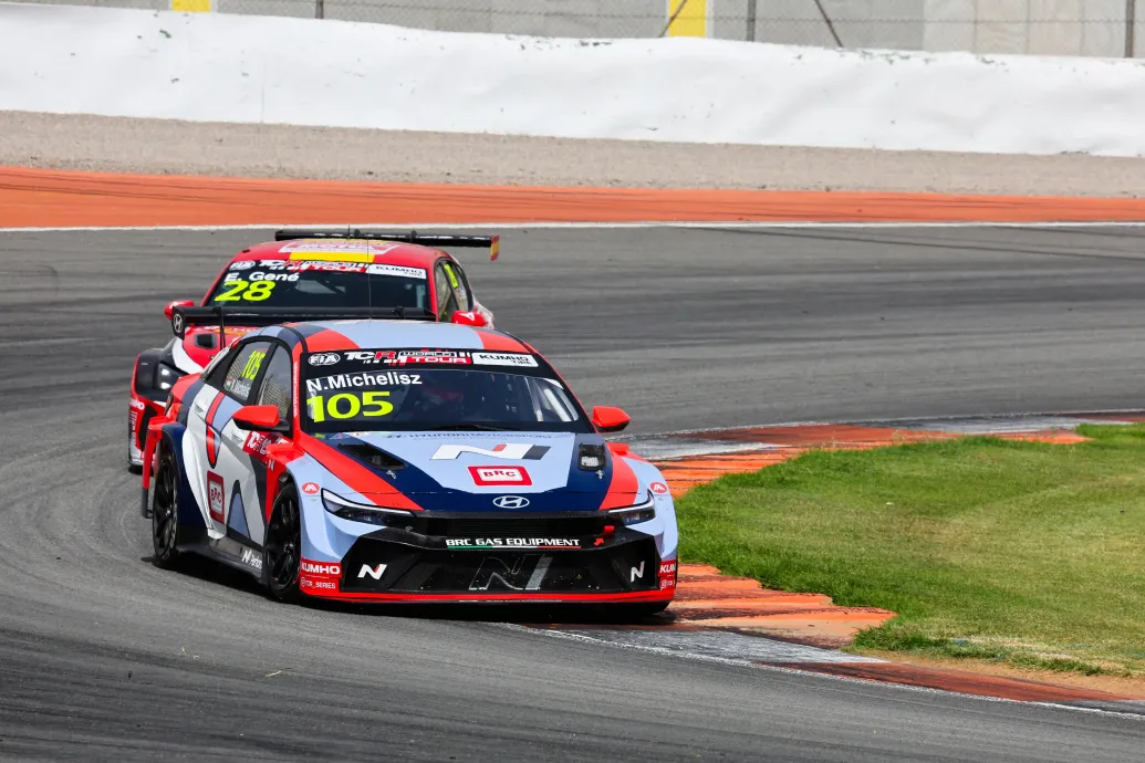 Michelisz megkezdte a visszakapaszkodást Valenciában