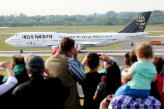 Az Iron Maiden feldarabolta egy turnéhoz használt repülőjét, és eladták a darabokat