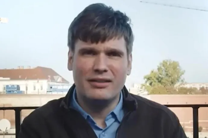 Beperli a minisztériumot a Partizánnál kitálaló kormányfőtanácsos