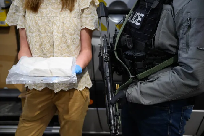 A rendőrség drograktárában dolgozott embertelen körülmények között, mégsem kap kártérítést