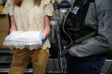 A rendőrség drograktárában dolgozott embertelen körülmények között, mégsem kap kártérítést