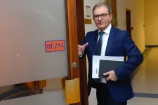 Gyanús összejátszások, ellenőrizhetetlen munkák – így működött a zuglói céghálózat az MSZP-s vezetés idején