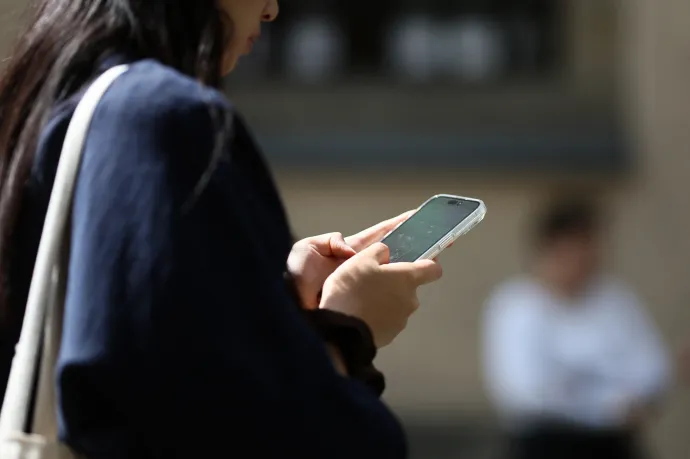 Hallgatólagosan elfogadta a szenátus az USR online manipuláció elleni törvényjavaslatát