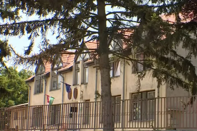 Szexuálisan zaklathatta 13 éves diákját egy testnevelőtanár Püspökhatvanban