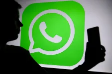 Jönnek a reklámok a WhatsAppra